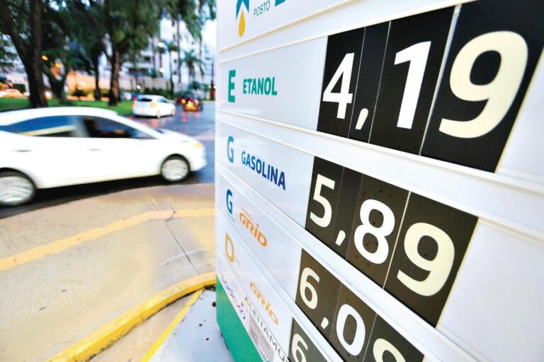 Petróleo sobe mais de 1% com possíveis interrupções no transporte no radar