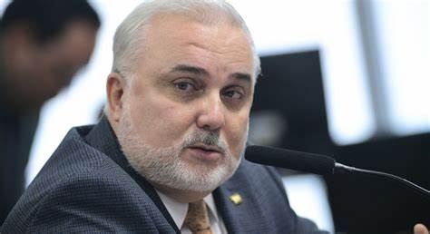 Por enquanto não há razão para aumento no preço de combustível, diz presidente do Petrobras
