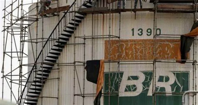 Dívida e capacidade de investir: o que está em jogo na decisão da Petrobras sobre dividendos?