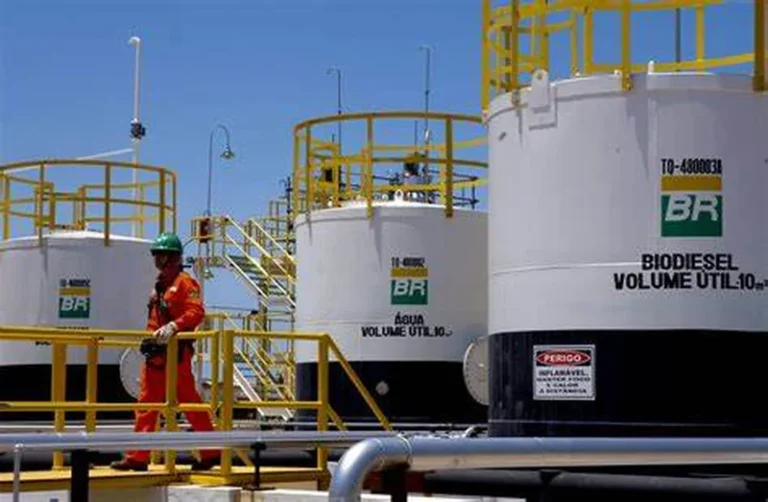 Quatro anos após a venda da BR, no governo Bolsonaro, Petrobras planeja volta à distribuição