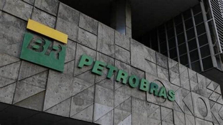 Abicom: alta do petróleo eleva defasagem da gasolina a 19% em refinarias da Petrobras
