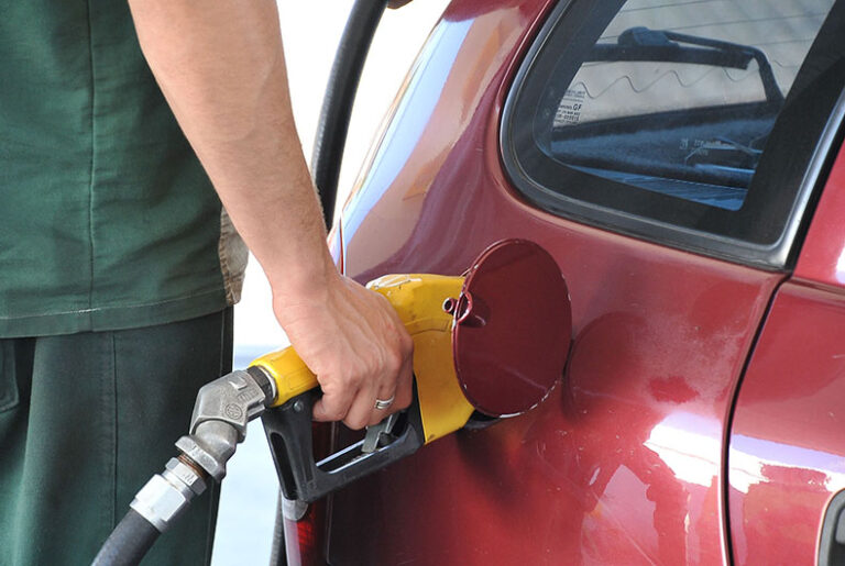Importações brasileiras de diesel e gasolina devem cair em 2024, diz StoneX