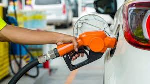 Gasolina fecha 1º tri em alta de 2,7% e diesel em queda de 1,2%, mostra pesquisa