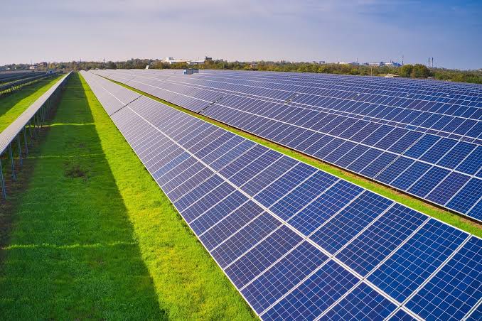 Energia solar fotovoltaica: investimentos no Brasil chegam a R$ 200 bilhões, diz associação do setor
