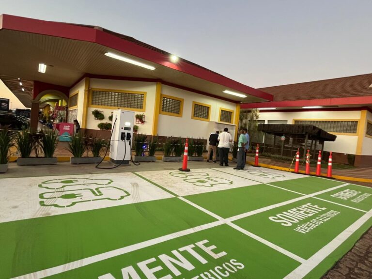 Rede Graal inicia implementação de estações de recarga ultrarrápidas para veículos elétricos