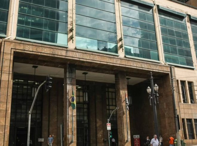 Corregedoria afasta auditor suspeito de ligação com esquema de combustíveis adulterados