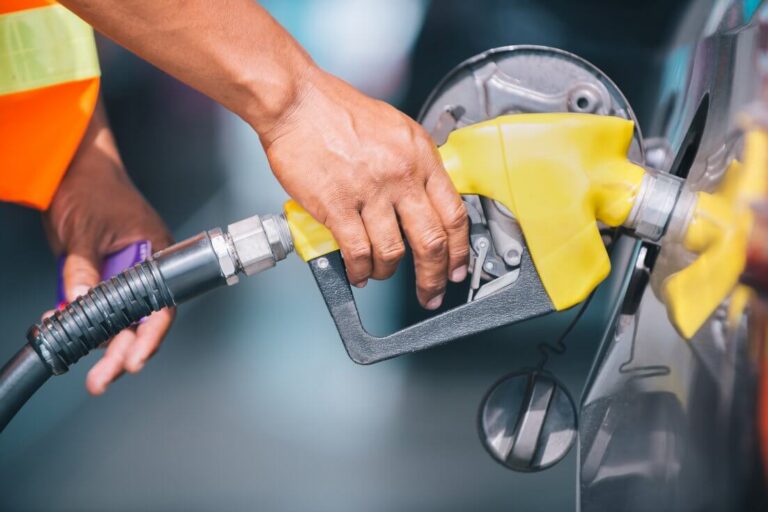 Combustíveis podem continuar pressionados no segundo semestre no Brasil