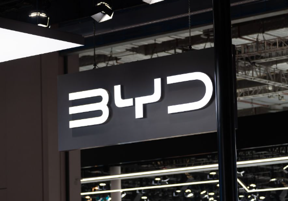 BYD deve começar a produzir carros híbridos flex no Brasil em 2025