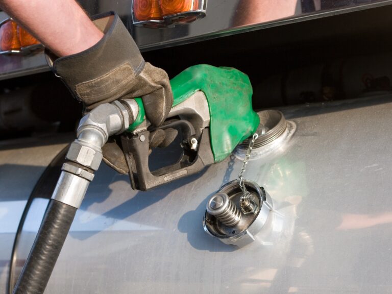 Transportadores de combustíveis de Minas reclamam de preço do diesel