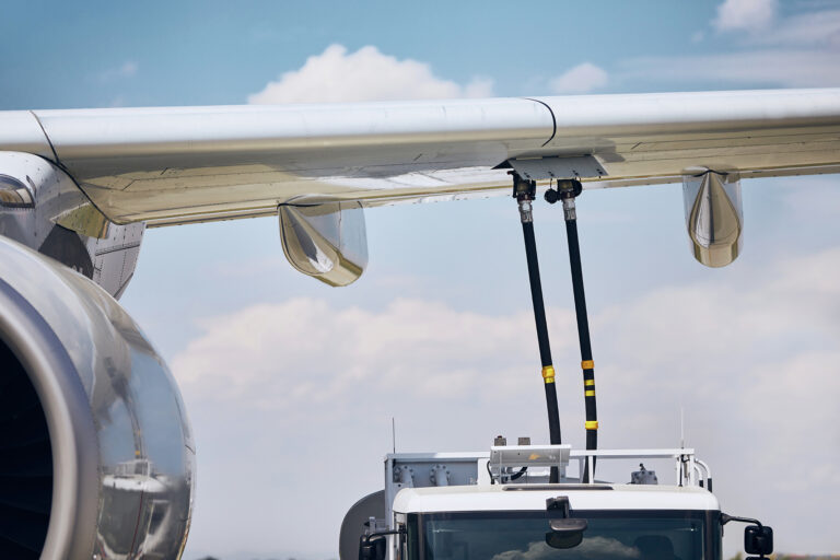 Petrobras reduz preço do querosene de aviação em 9,1% e diz avaliar cenário para gasolina