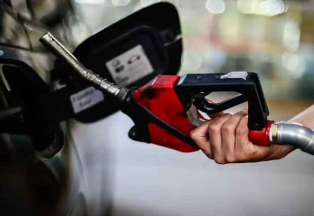 Preço médio da gasolina se mantém estável, enquanto etanol inicia outubro com leve queda