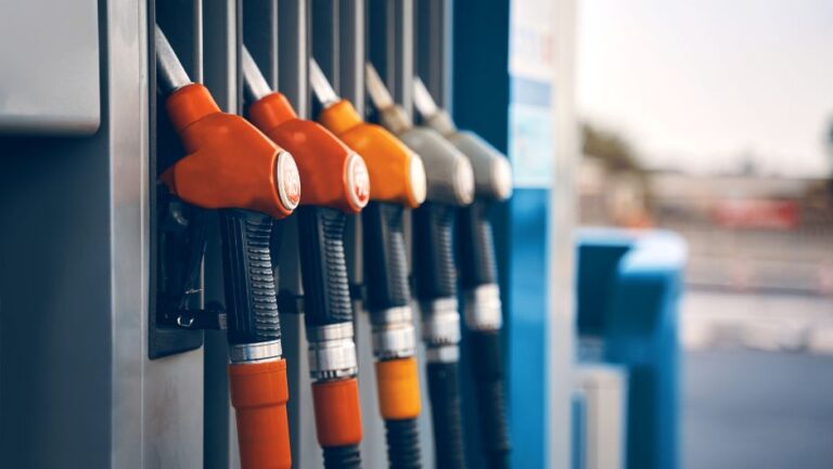 Etanol e gasolina sobem, enquanto diesel mostra queda