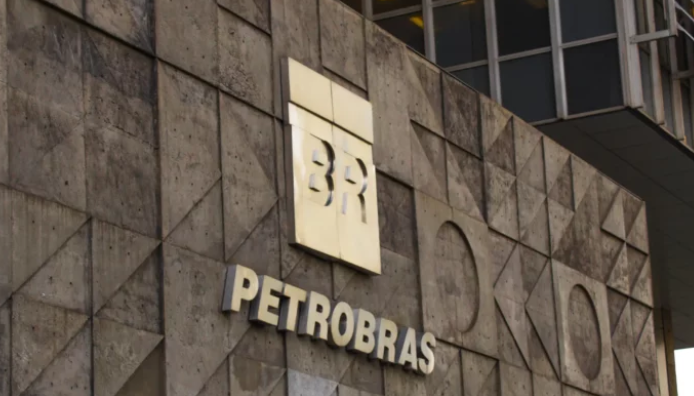 Petrobras: como o preço da gasolina impacta seu dia a dia e o futuro da economia
