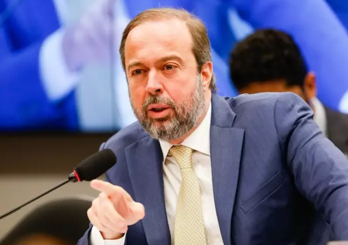 Silveira defende aumento imediato de etanol e biodiesel na gasolina