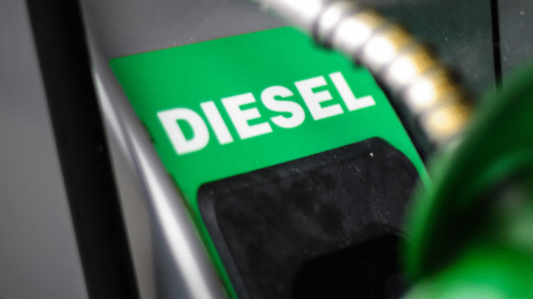 Importações de diesel dos EUA superam as da Rússia e ampliam riscos geopolíticos para o Brasil, aponta especialista