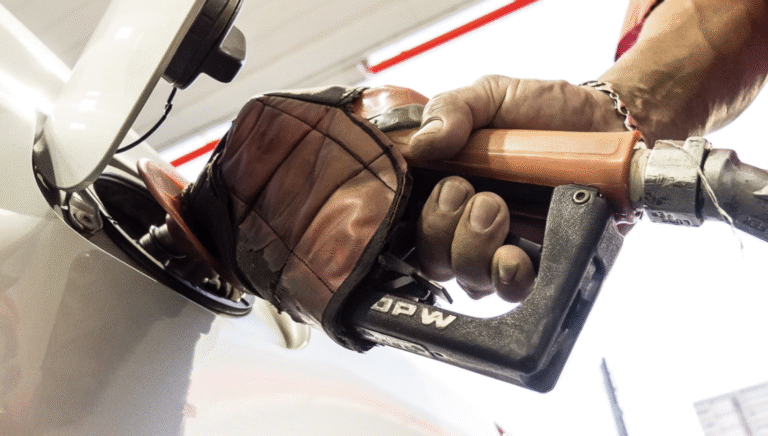 Mesmo com preço em alta, etanol é mais vantajoso que gasolina em outubro