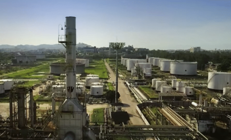 Justiça determina liberação total da Refit