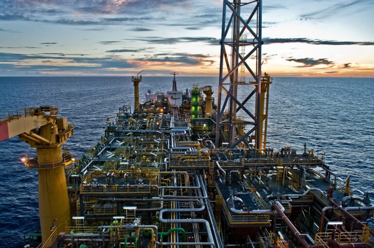 Shell conclui assinatura dos contratos de concessão na Bacia de Santos