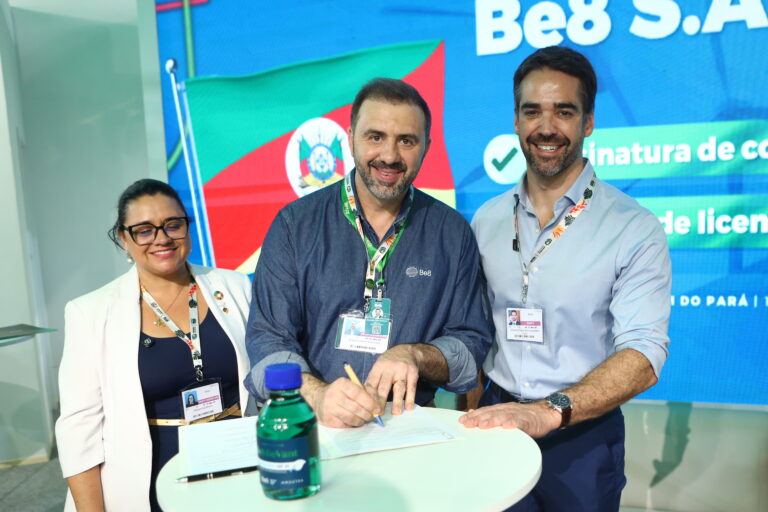 Be8 e Badesul assinam contrato que dá a largada para início da construção da fábrica de hidrogênio