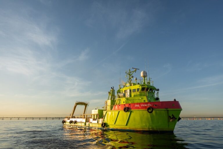 Ambipar treina no litoral norte paulista para resposta a emergências marítimas em área de conservação