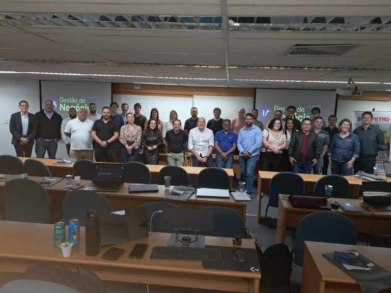 SIMEPETRO capacita líderes em Inteligência Artificial no 4º Encontro Master Mind
