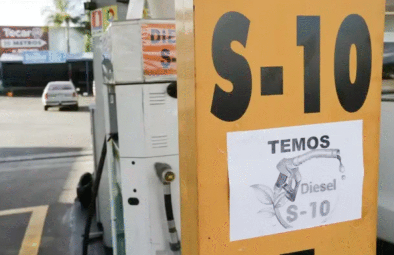 Diesel S-10 tem leve alta em novembro, enquanto tipo comum fica estável