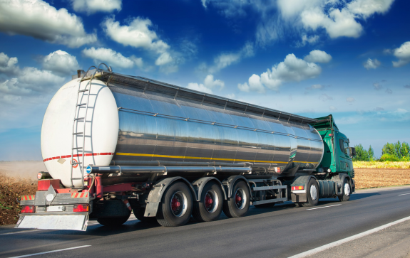 Nova norma do CONTRAN muda validade de curso exigido para transporte rodoviário de produtos perigosos