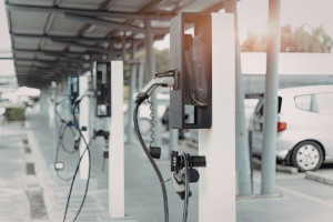 Lei no DF autoriza eletropostos em postos de combustíveis