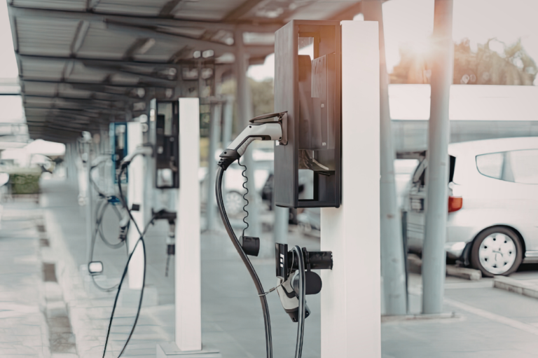 Lei no DF autoriza eletropostos em postos de combustíveis