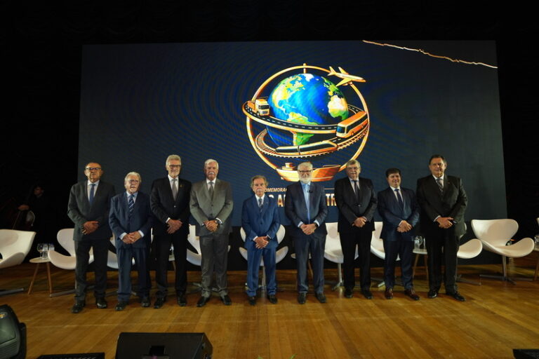 FuMTran comemora 30 anos e homenageia lideranças