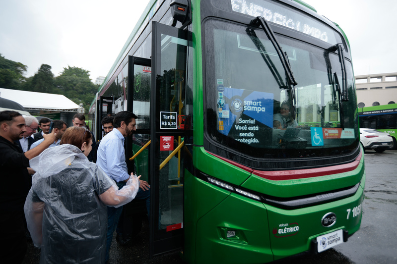 Capital paulista amplia frota elétrica com entrega de 25 ônibus da BYD