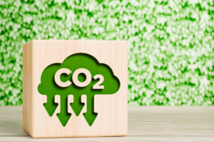 Refinaria da Acelen corta consumo e emissões de CO2