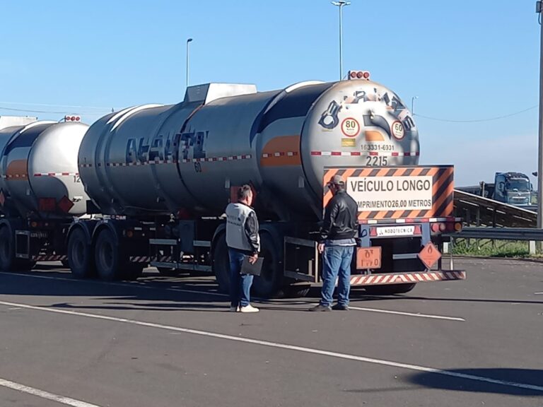 Ipem-SP fiscaliza transporte de produtos perigosos em Porto Feliz