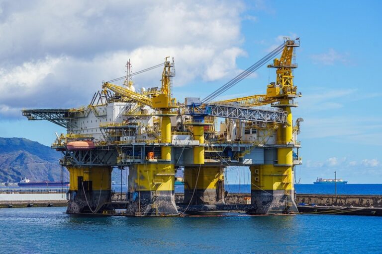 Guinada à direita pode reaquecer petróleo colombiano