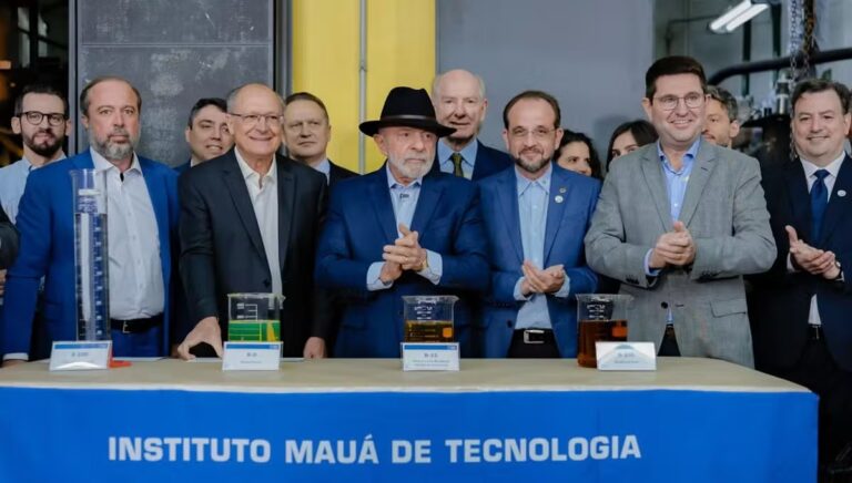 Lula acompanha testes e reforça avanço do biodiesel
