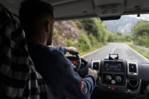 7 erros ao dividir a estrada com caminhões
