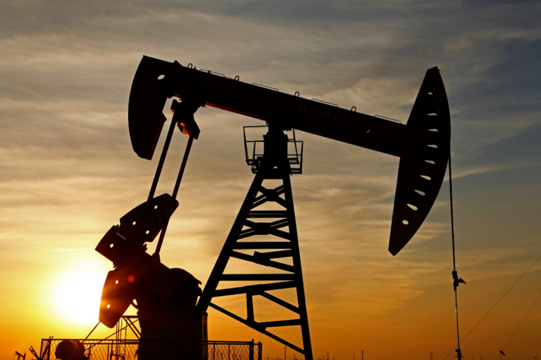 Consumo fóssil diminui, mas petróleo segue relevante