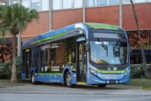 Scania e Caio lançam novo ônibus a gás/biometano Padron com piso baixo