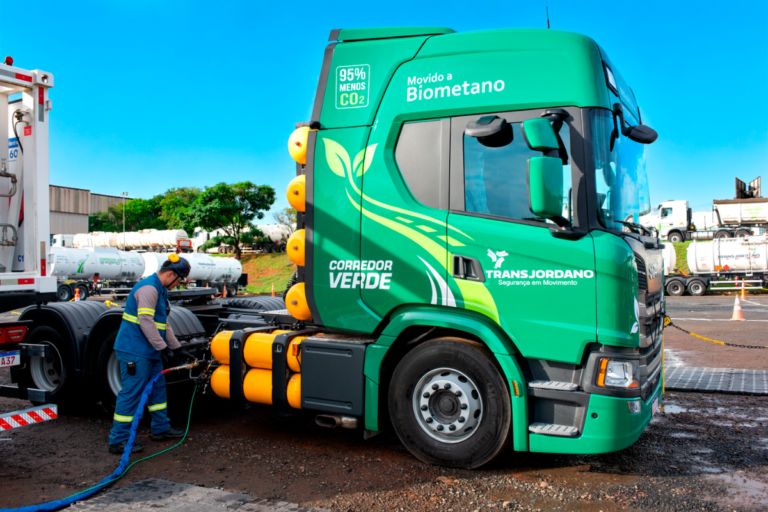 Nova rota de biometano conecta interior e litoral de SP para abastecer caminhões