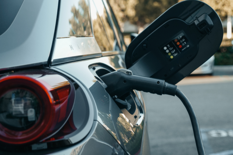 Elétricos e híbridos chegam a 16% das vendas de veículos leves no Brasil