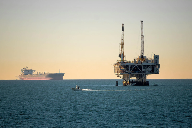 Imposto sobre exportação de petróleo deve financiar autossuficiência energética