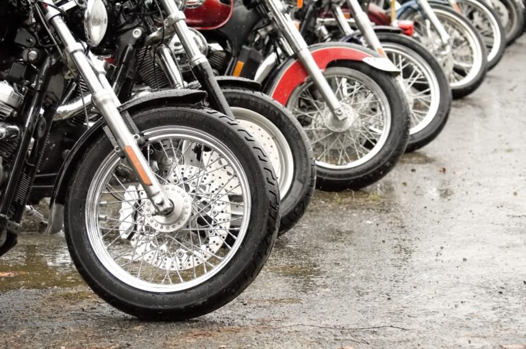 Óleo mais barato pode sair caro para quem trabalha com moto